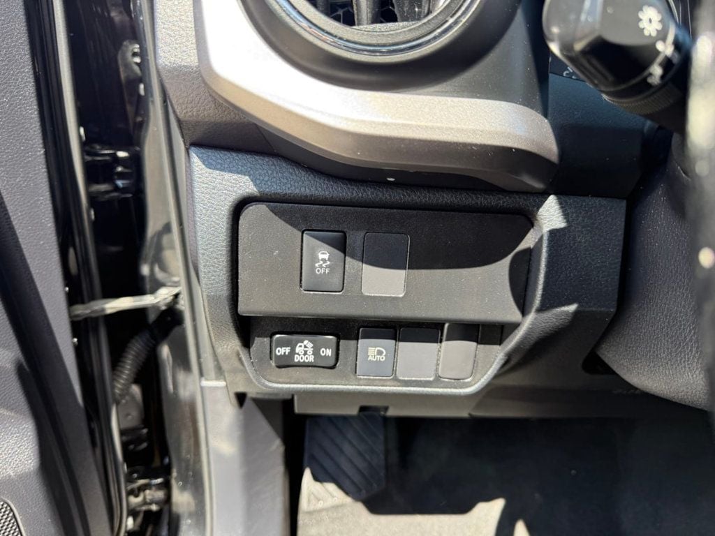 2021 Toyota Tacoma 2WD SR5 Double Cab 5' Bed V6 Automatic - 22875274 - 18