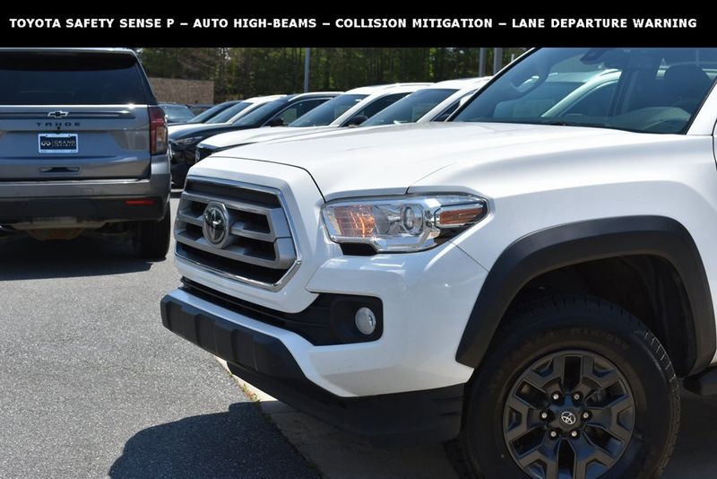 2021 Toyota Tacoma SR5 Double Cab V6 photo 2