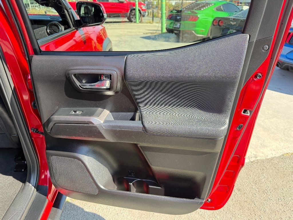 2021 Toyota Tacoma 2WD TRD Off Road Double Cab 5' Bed V6 Automatic - 22942788 - 18