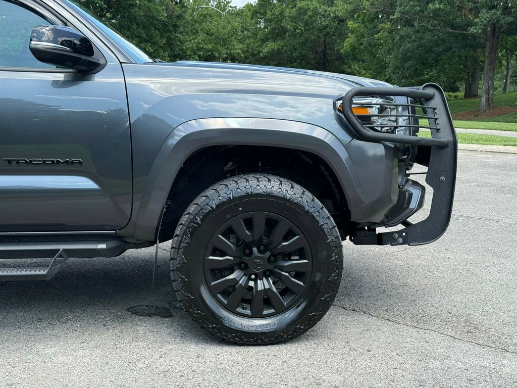 2021 Toyota Tacoma 4WD Limited, 4x4, Nightshade Edition, Leather, Carplay - 23044937 - 11