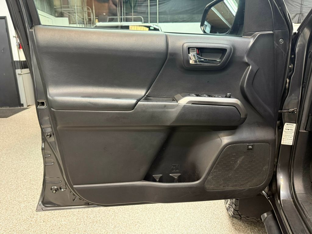 2021 Toyota Tacoma 4WD Limited, 4x4, Nightshade Edition, Leather, Carplay - 23044937 - 23