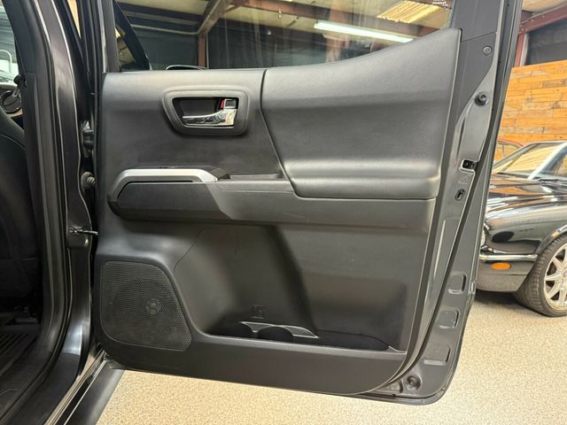 2021 Toyota Tacoma 4WD Limited, 4x4, Nightshade Edition, Leather, Carplay - 23044937 - 27