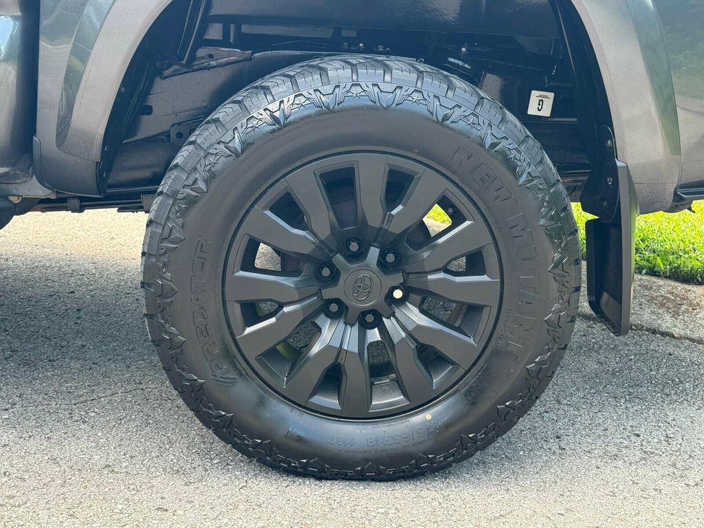 2021 Toyota Tacoma 4WD Limited, 4x4, Nightshade Edition, Leather, Carplay - 23044937 - 31
