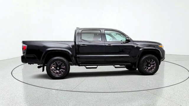 2021 Toyota Tacoma 4WD Limited 4x4 w/ Nightshade Edition, Tube Steps & Tonneau Cover - 23094167 - 3
