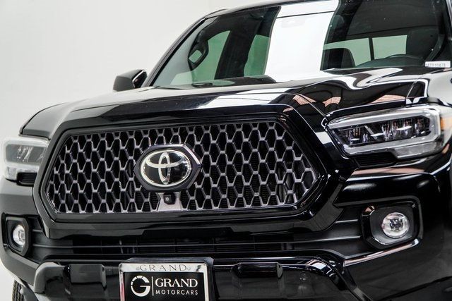 2021 Toyota Tacoma Limited Double Cab V6 photo 2
