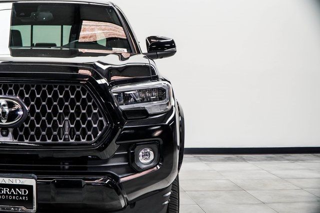 2021 Toyota Tacoma Limited Double Cab V6 photo 4