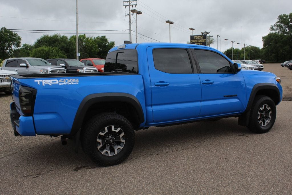 2021 Toyota Tacoma 4x4 TRD photo 3