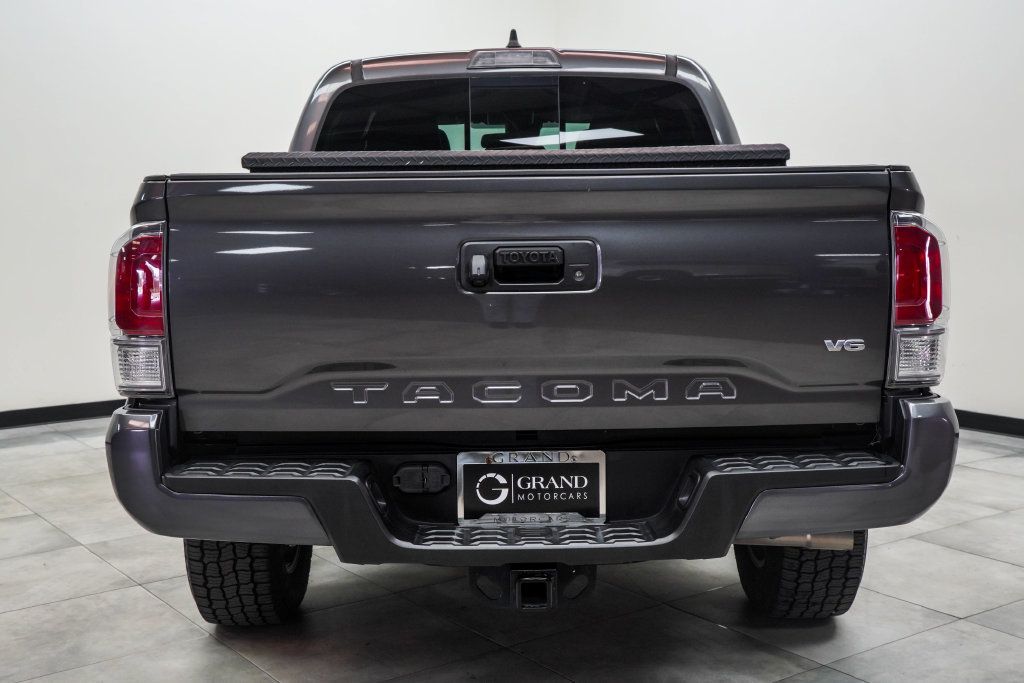 Toyota Tacoma photo 10