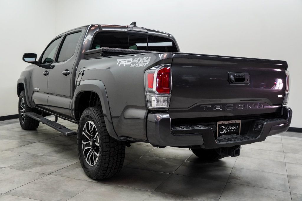 Toyota Tacoma photo 12