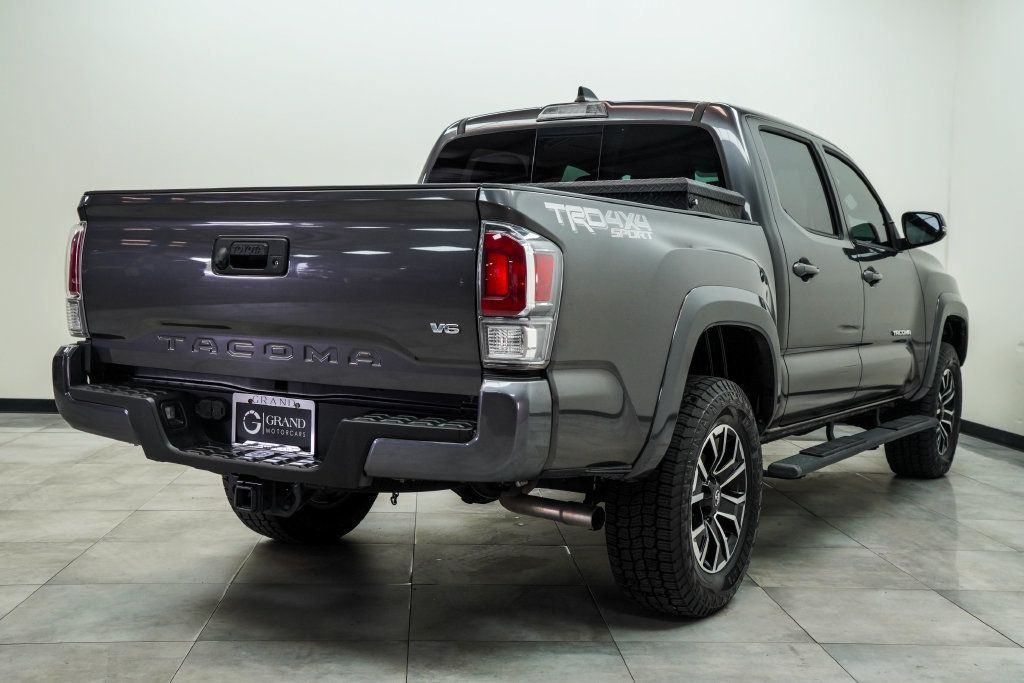 Toyota Tacoma photo 13
