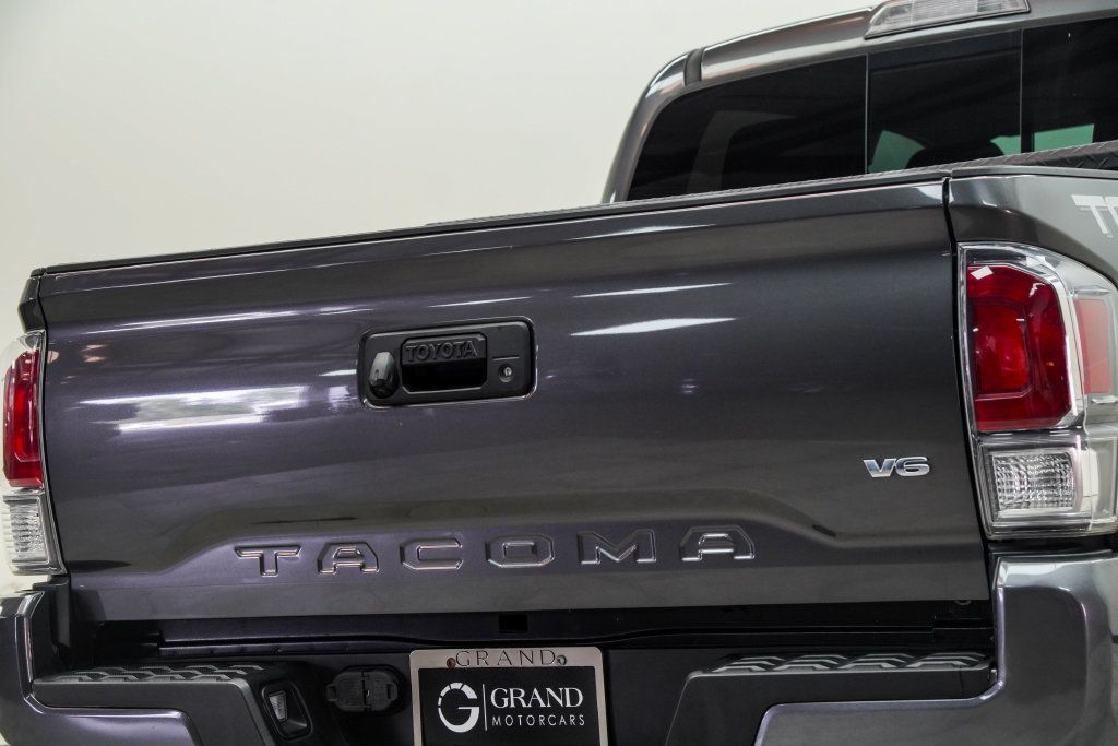 Toyota Tacoma photo 14