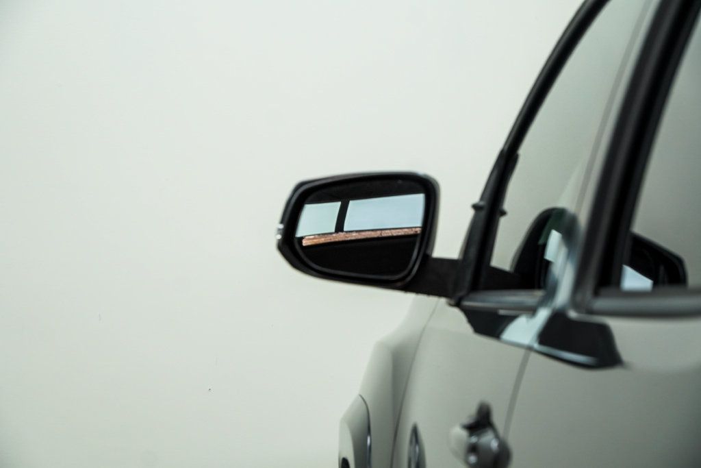 Toyota Tacoma photo 15