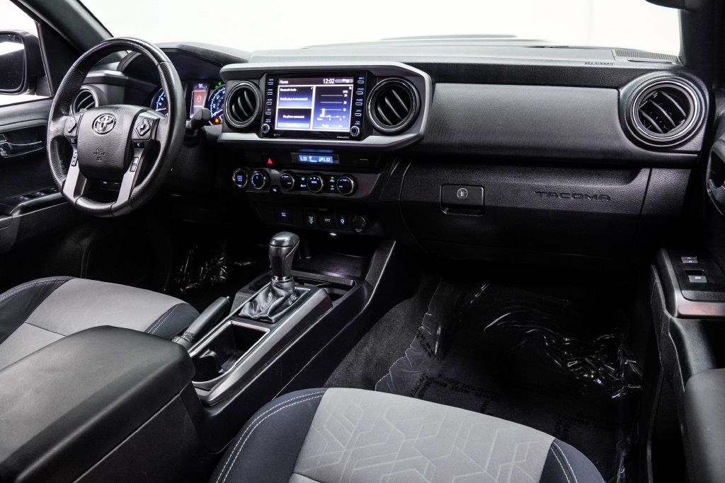 Toyota Tacoma photo 22