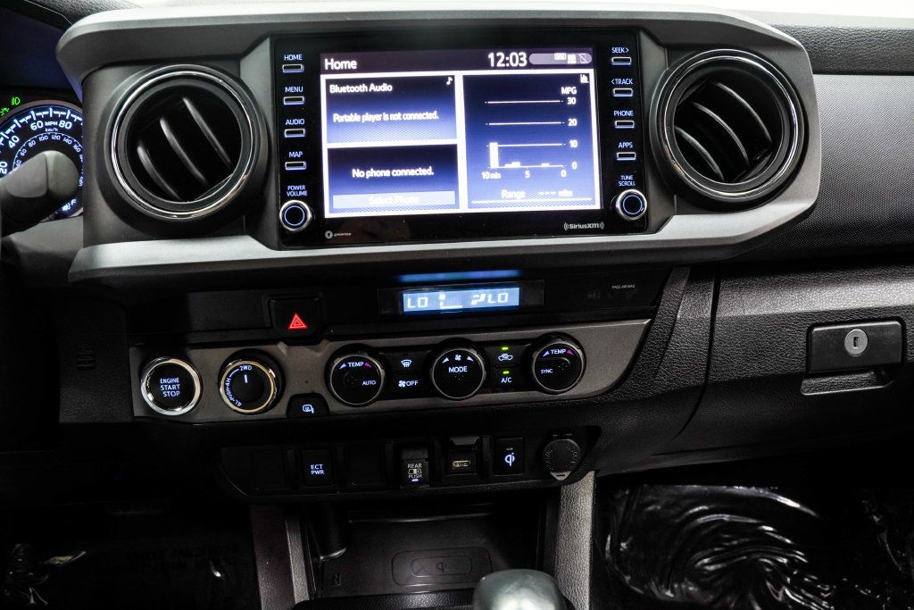 Toyota Tacoma photo 26