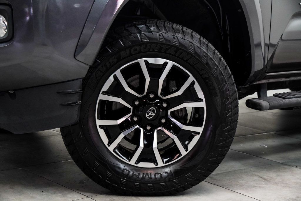 Toyota Tacoma photo 4