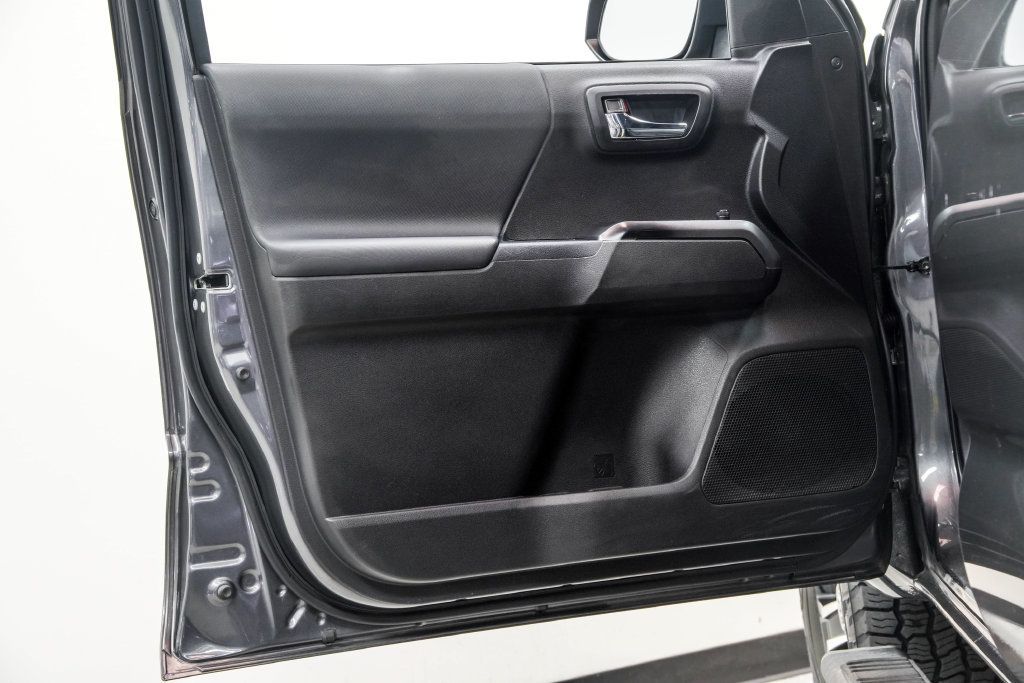 Toyota Tacoma photo 41