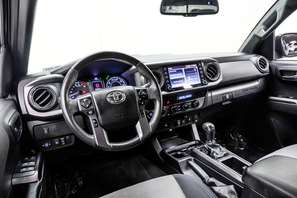 Toyota Tacoma photo 5