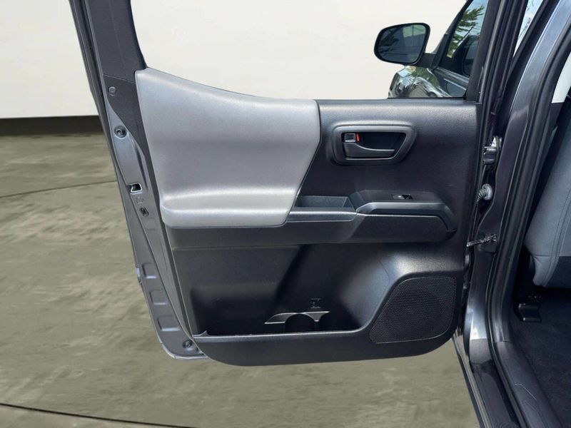2021 Toyota Tacoma 4WD SR Double Cab 5' Bed V6 Automatic - 23050929 - 10
