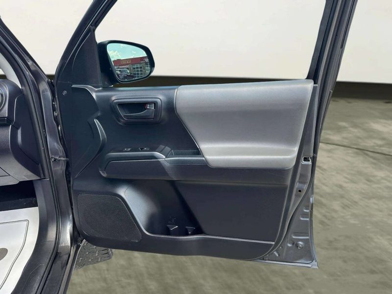 2021 Toyota Tacoma 4WD SR Double Cab 5' Bed V6 Automatic - 23050929 - 23