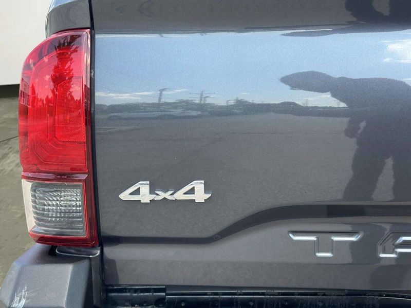 2021 Toyota Tacoma 4WD SR Double Cab 5' Bed V6 Automatic - 23050929 - 35