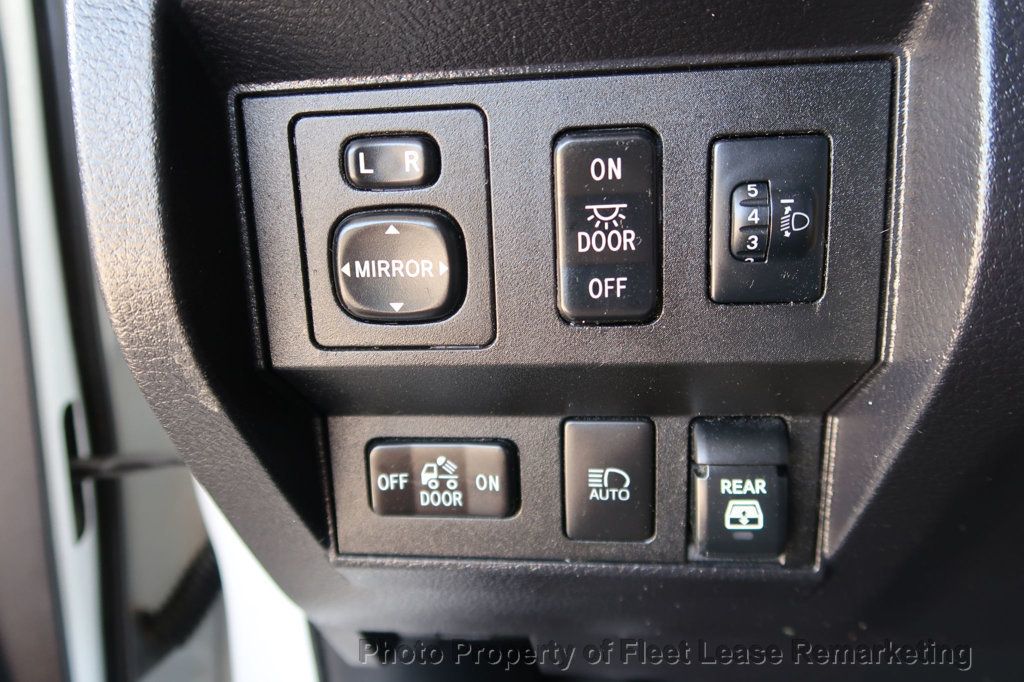 2021 Toyota Tundra 4WD Tundra 4WD Crew Cab Max SR5 - 23082280 - 34