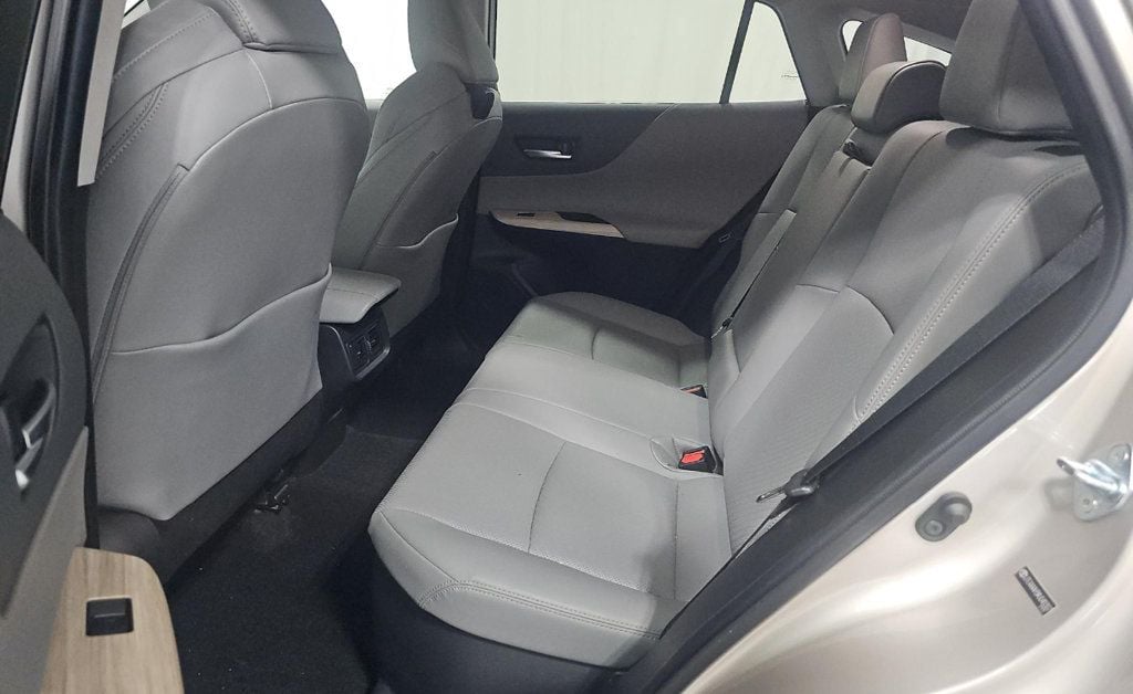 2021 Toyota Venza Limited photo 3