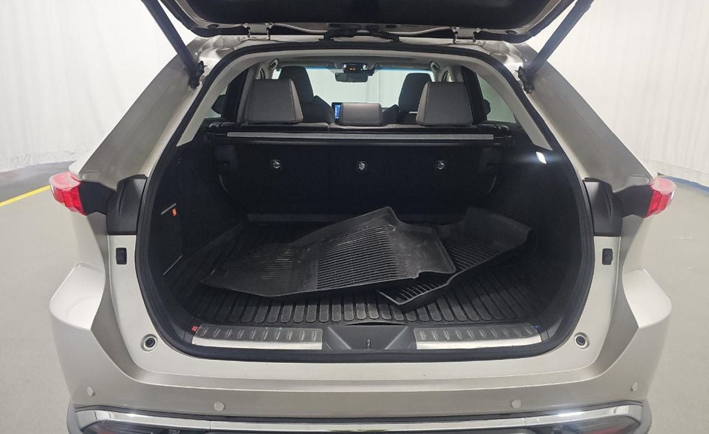 2021 Toyota Venza Limited photo 4