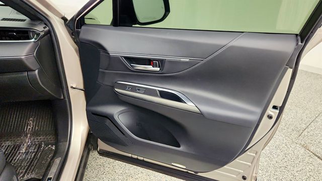 2021 Toyota Venza XLE AWD w/ Premium JBL Audio, Dynamic Navigation & SofTex Pkg - 23002174 - 25