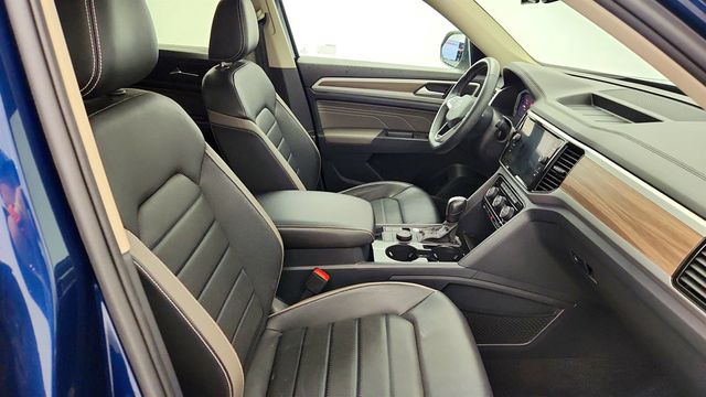 2021 Volkswagen Atlas 2021.5 2.0T SEL Premium 4MOTION w/ 2nd-Row Dual Captain's Chairs - 23015751 - 25