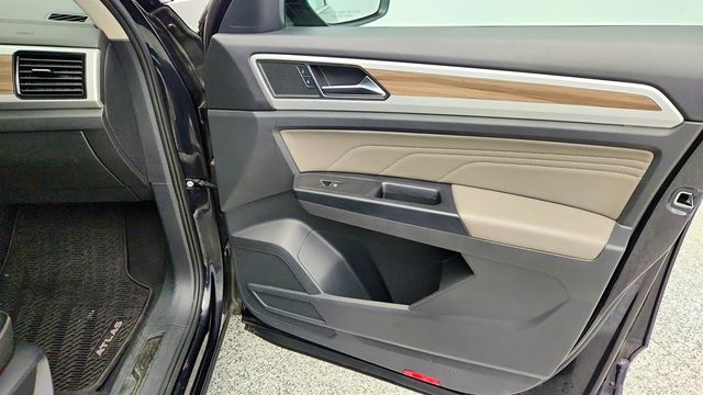 2021 Volkswagen Atlas 2021.5 3.6L V6 SEL 4MOTION w/ 2nd Row Captain's Chairs ( Seats - 22972628 - 25
