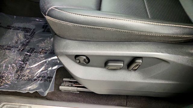 2021 Volkswagen Atlas 2021.5 3.6L V6 SE w/Technology 4MOTION w/ Panoramic Sunroof - 23009120 - 11