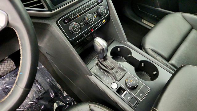 2021 Volkswagen Atlas 2021.5 3.6L V6 SE w/Technology 4MOTION w/ Panoramic Sunroof - 23009120 - 16