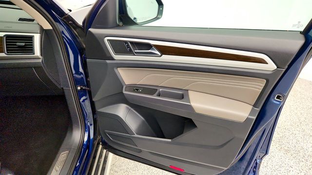 2021 Volkswagen Atlas 2021.5 3.6L V6 SE w/Technology 4MOTION w/ Panoramic Sunroof - 23009120 - 26