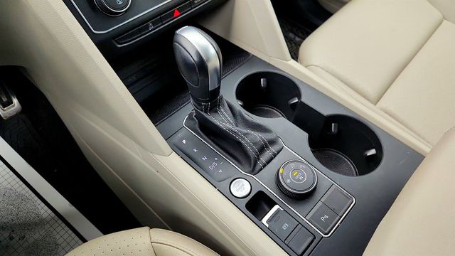 2021 Volkswagen Atlas 2021.5 3.6L V6 SE w/Technology R-Line 4MOTION - 22960170 - 15