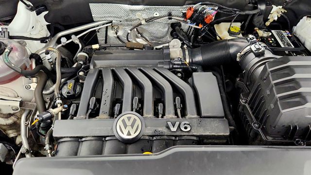2021 Volkswagen Atlas 2021.5 3.6L V6 SE w/Technology R-Line 4MOTION - 22960170 - 25