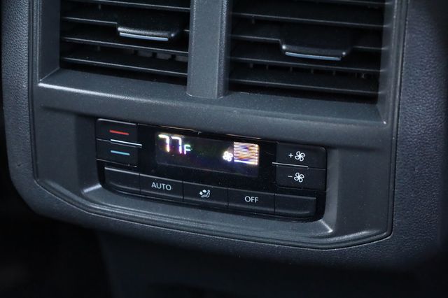 2021 Volkswagen Atlas 3.6L V6 SE w/Technology FWD - 22972620 - 32