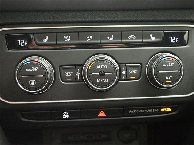 2021 Volkswagen Atlas V6 SE Technology R-Line photo 16