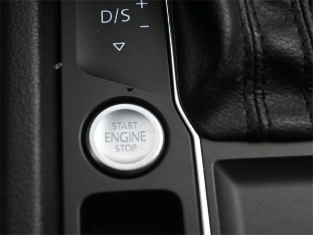 2021 Volkswagen Atlas V6 SE Technology R-Line photo 18
