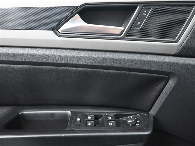 2021 Volkswagen Atlas V6 SE Technology R-Line photo 25