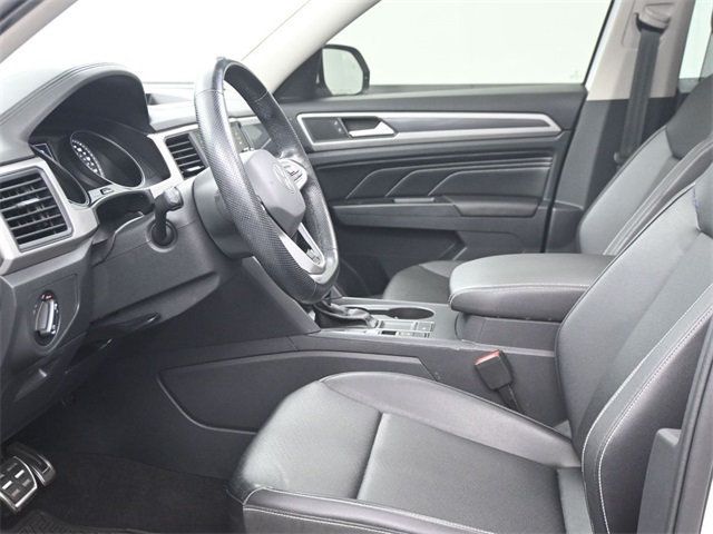 2021 Volkswagen Atlas V6 SE Technology R-Line photo 5