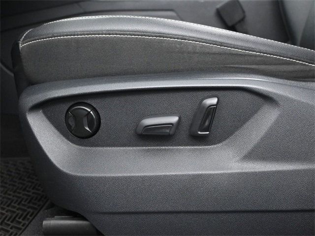 2021 Volkswagen Atlas V6 SE Technology R-Line photo 6