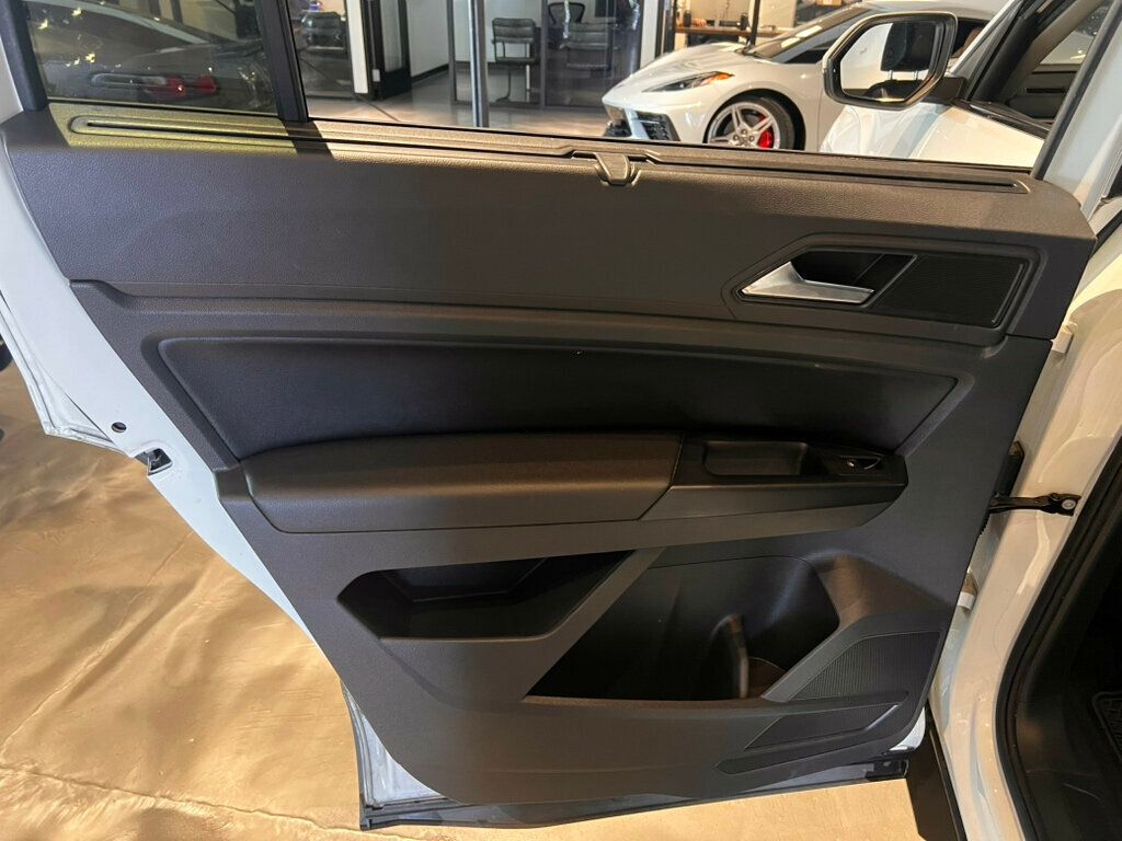 2021 Volkswagen Atlas LocalTrade/SE/Technology/PanoRoofPkg/HtdSeats/AppleCarplay/NAV - 23040579 - 11