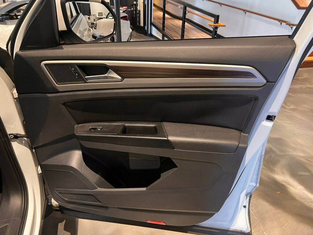 2021 Volkswagen Atlas LocalTrade/SE/Technology/PanoRoofPkg/HtdSeats/AppleCarplay/NAV - 23040579 - 18