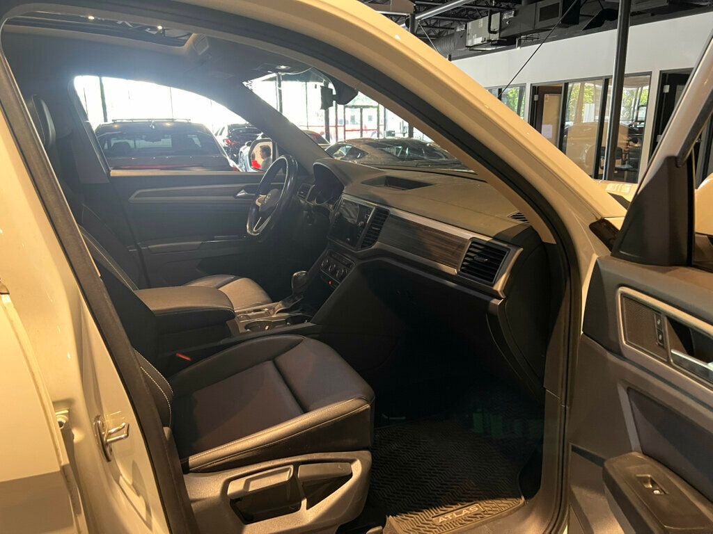 2021 Volkswagen Atlas LocalTrade/SE/Technology/PanoRoofPkg/HtdSeats/AppleCarplay/NAV - 23040579 - 19