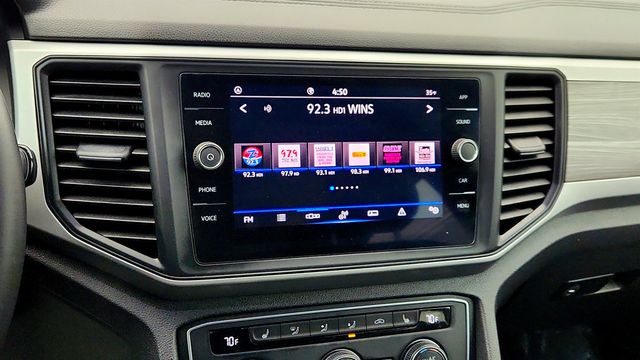 2021 Volkswagen Atlas Cross Sport 2.0T SE w/Technology with Power Panoramic Sunroof - 22958414 - 18