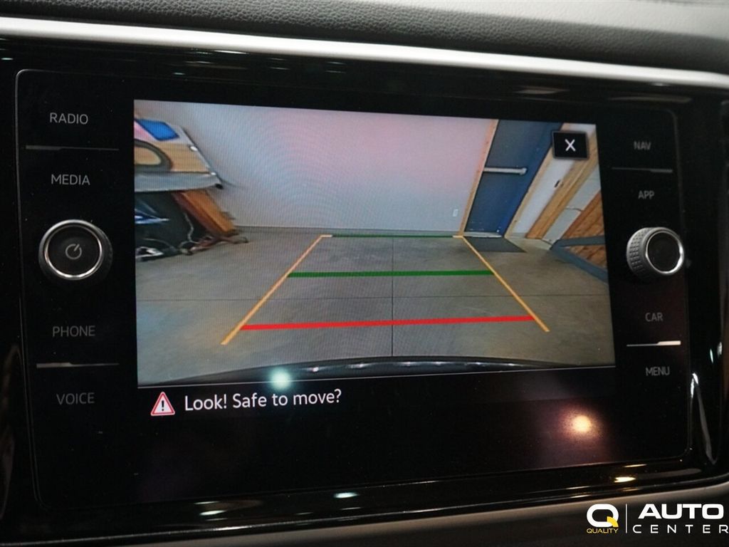 2021 Volkswagen Atlas Cross Sport 3.6L V6 SEL Premium R-Line 4MOTION - 22887690 - 36