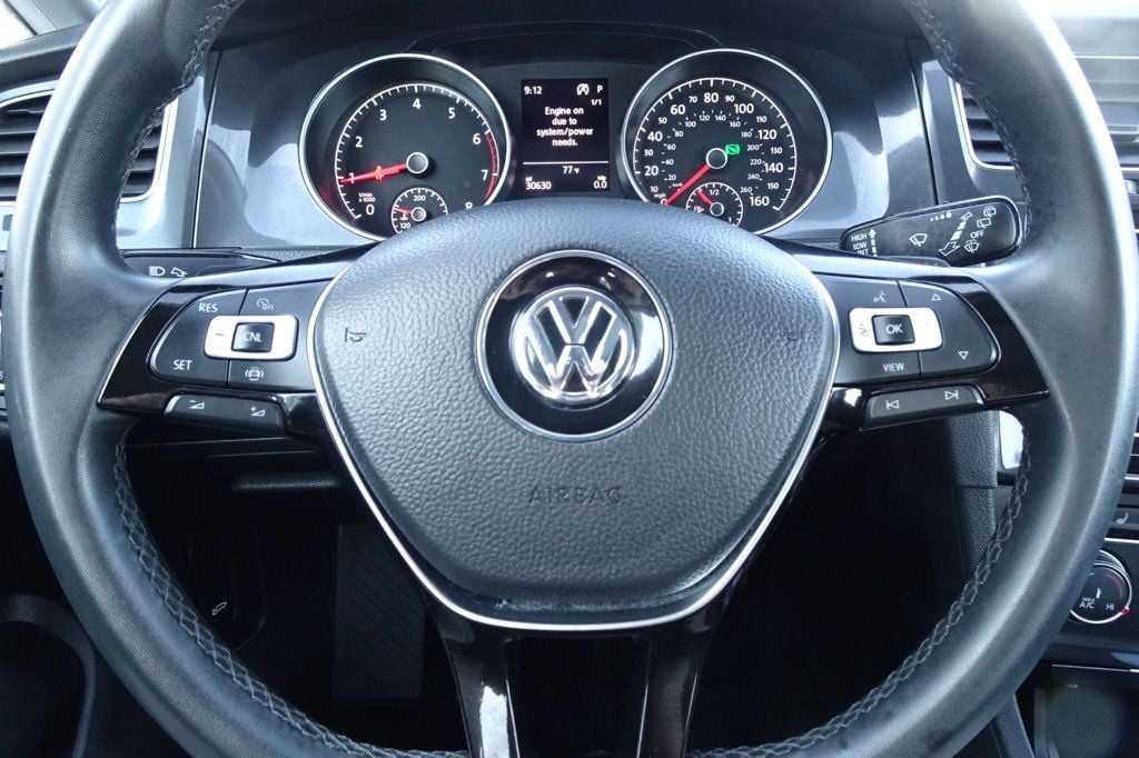 2021 Volkswagen Golf TSI photo 14