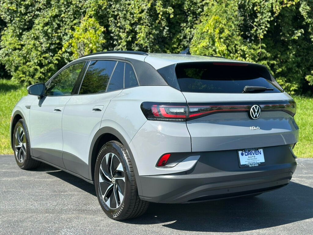 2021 Volkswagen ID.4 Pro photo 3