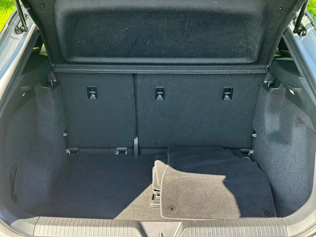 2021 Volkswagen ID.4 Pro photo 5