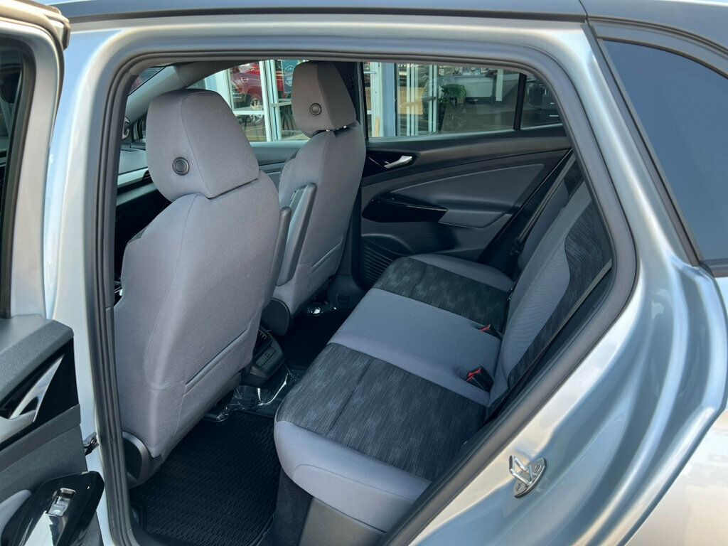 2021 Volkswagen ID.4 Pro photo 11
